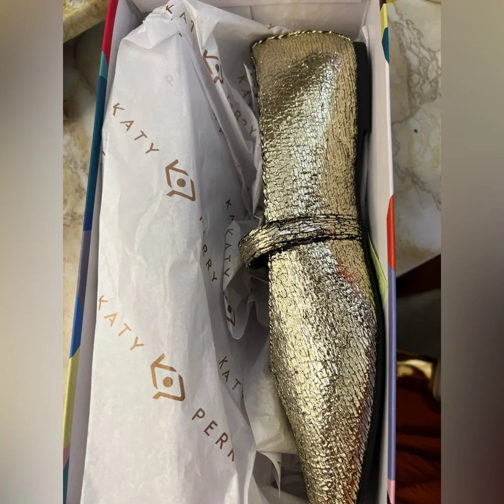 Katy Perry Collections Gold Flats - Picture 3 of 7